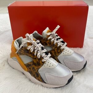 NEW NIKE AIR HUARACHE "TORTOISE SHELL" PHANTOM-LIGHT CURRY SZ 7